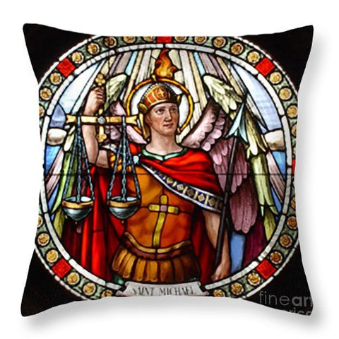 Tondo Michael - Throw Pillow